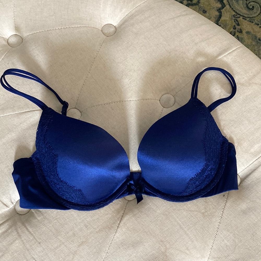 Victoria’s Secret Very Sexy Push-up Size 34B